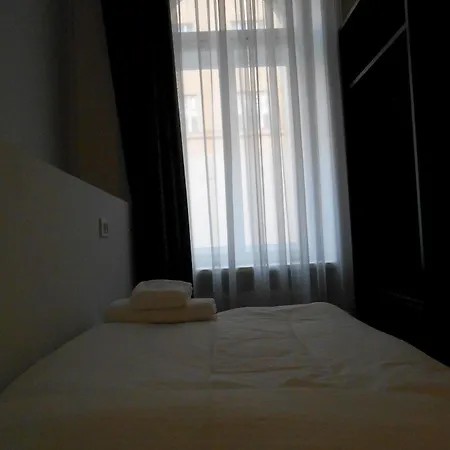 Otel The Palace And 4*